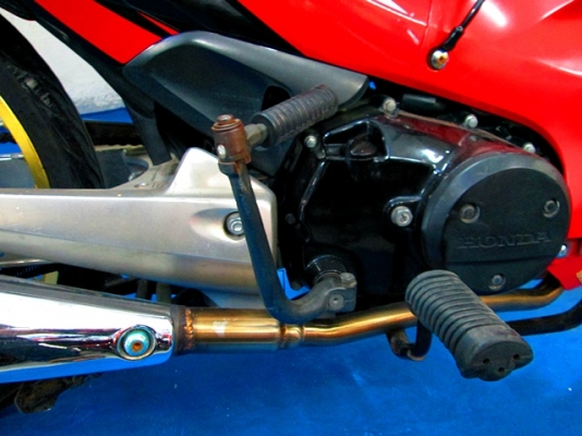 wave 125 s คาร์บู รุ่นอมตะ ( สต๊าทมือ ) สีดำแดง เครื่องเดิมๆจากศูนย์ สภาพแห้งๆ ระบบไฟไมล์เดิมใช้ได้ปรกติทุกอย่าง 22900