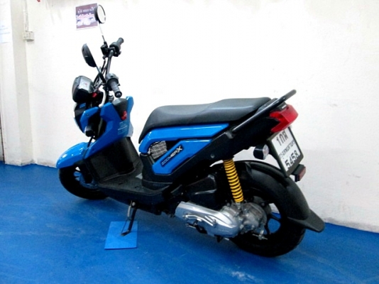 ZOOMER สีนํ้าเงิน สียอดนิยม รถเดือน ตุลาคม ปี 56 ไมล์ 7 พันโล โปรโมชั่น แถม 3 รายการ 34900