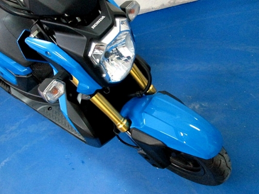 ZOOMER สีนํ้าเงิน สียอดนิยม รถเดือน ตุลาคม ปี 56 ไมล์ 7 พันโล โปรโมชั่น แถม 3 รายการ 34900