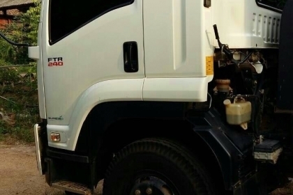 หกล้อ อีซูชุ FTR 240ปี56 ดั้มสามมิตร รถสวยจัดสภาพนางฟ้าเดิมบางทั้งคัน ใช้งานน้อยอวิ่ง8หมื่น ทะเบียนพร้อมโอน