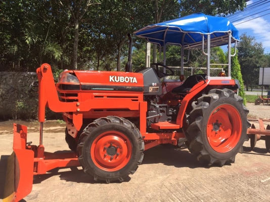 ขายรถไถ Kubota L2605 (4WD) รถ2เพลา พร้อมใบมีดและผานพรวนช้าง รถพร้อมใช้งาน ขายรถไถ Kubota L2605 (4WD) รถ2เพลา พร้อมใบมีดและผานพรวนช้าง รถพร้อมใช้งาน