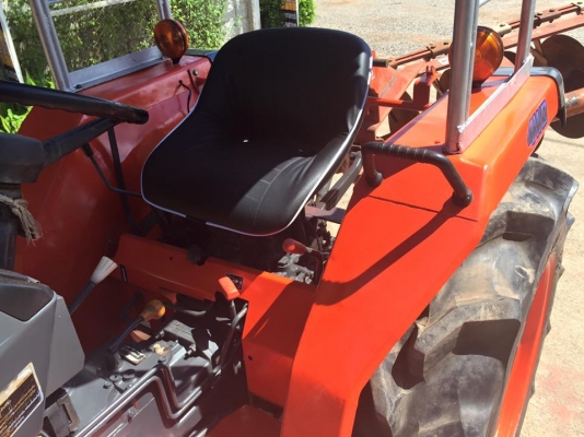 ขายรถไถ Kubota L2605 (4WD) รถ2เพลา พร้อมใบมีดและผานพรวนช้าง รถพร้อมใช้งาน