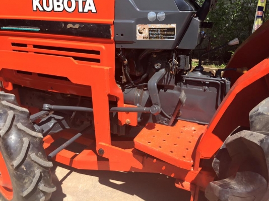 ขายรถไถ Kubota L2605 (4WD) รถ2เพลา พร้อมใบมีดและผานพรวนช้าง รถพร้อมใช้งาน