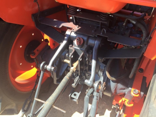 ขายรถไถ Kubota L2605 (4WD) รถ2เพลา พร้อมใบมีดและผานพรวนช้าง รถพร้อมใช้งาน ขายรถไถ Kubota L2605 (4WD) รถ2เพลา พร้อมใบมีดและผานพรวนช้าง รถพร้อมใช้งาน