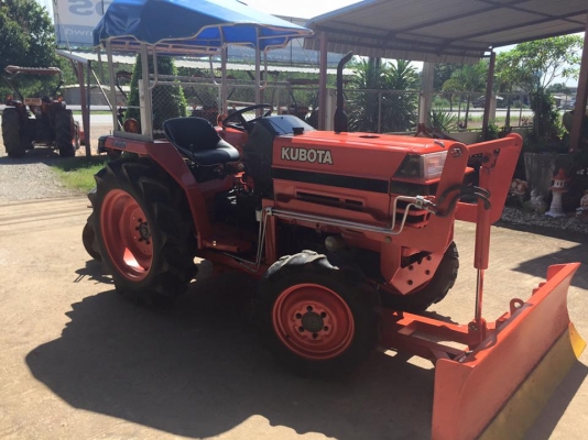 ขายรถไถ Kubota L2605 (4WD) รถ2เพลา พร้อมใบมีดและผานพรวนช้าง รถพร้อมใช้งาน ขายรถไถ Kubota L2605 (4WD) รถ2เพลา พร้อมใบมีดและผานพรวนช้าง รถพร้อมใช้งาน