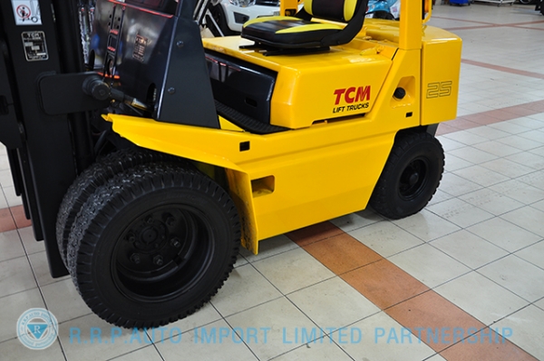 ขายรถโฟล์คลิฟท์มือสอง TCM รุ่น FD25Z1  ราคา 245,000 บาท นำเข้าจากประเทศญี่ปุ่น 100\% ไม่เคยใช้งานในประเทศไทย