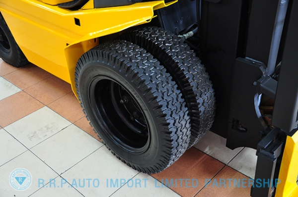 ขายรถโฟล์คลิฟท์มือสอง TCM รุ่น FD25Z1  ราคา 245,000 บาท นำเข้าจากประเทศญี่ปุ่น 100\% ไม่เคยใช้งานในประเทศไทย