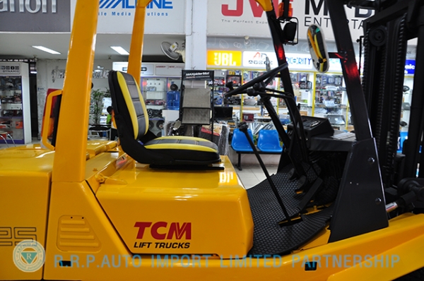 ขายรถโฟล์คลิฟท์มือสอง TCM รุ่น FD25Z1  ราคา 245,000 บาท นำเข้าจากประเทศญี่ปุ่น 100\% ไม่เคยใช้งานในประเทศไทย