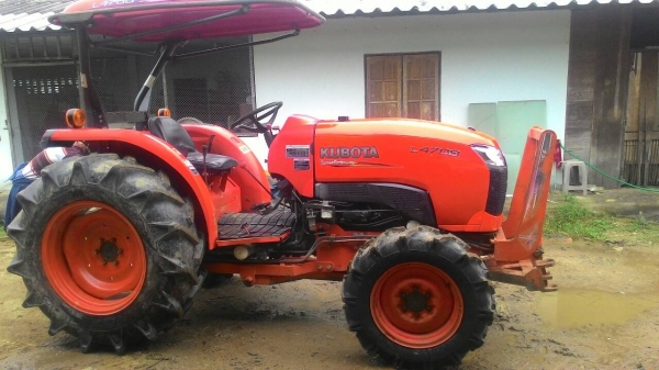 ขายรถไถ KUBOTA L4708 สภาพดีเดิมๆพร้อมใช้งาน อุปกรณ์ 2 ชิ้นมีพร้อมดันหน้า และ หลัง