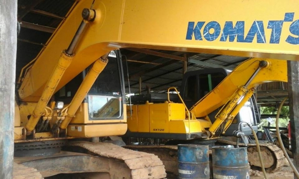 ขายรถขุดkomatsu pc200-8 ปี55 สภาพสวย ทำงาน8พัน ชม. ช่วงล่างเต็มเอวแน่นเครื่องเดิม สภาพลงงานเลย