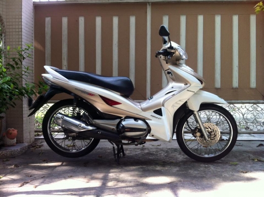ขออนุญาติขาย HONDA WAVE 110-i AT สตาร์ทมือ สีขาวมุก ฟรีค่าโอน
