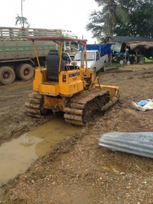 ขายD2-5 P สภาพสวยพร้อมใช้งาน เครื่องดีช่วงล่างดี ใบแทร็กเต็ม ราคาต่อรองได้