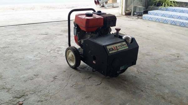 ปั๊มฉีดยาเก่าญี่ปุ่น MITSUBISHI  รุ่น GM180-L  ขนาด 4 แรง สภาพดี เครื่องพร้อมใช้งาน