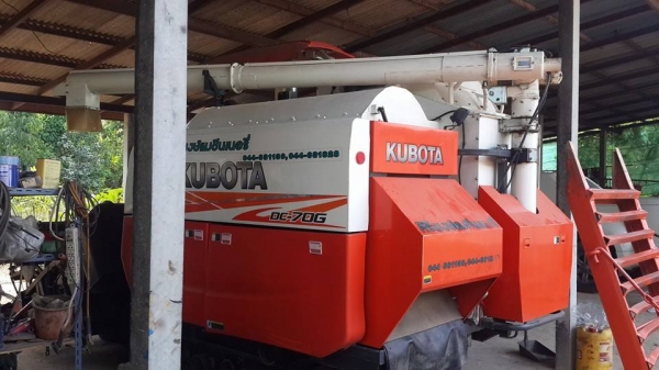 ขายรถเกี่ยวDC70Gปี57 ดาวน์420,000ส่งต่อ 295,000งวดสุดท้าย ช่วงล่างเต็ม เครื่องเดิม ใช้งานน้อย สภาพเดิมสวย เปลี่ยนสัญญาได้เลย