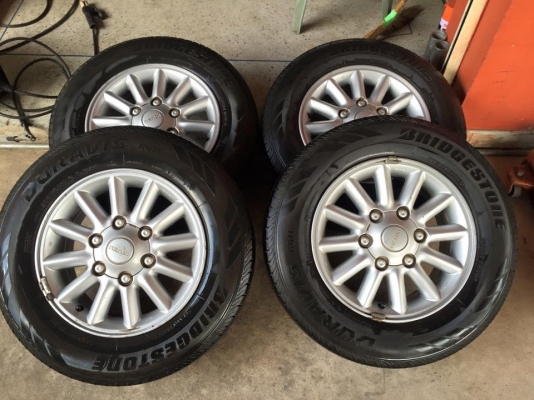 ล้อเดิม Isuzu ขอบ15 6/139 มีรอยตามการใช้งาน พร้อมยาง