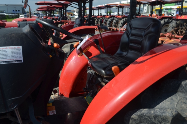 สยามอินเตอร์ เปิดประมูลรถแทรกเตอร์ยี่ห้อ YANMAR รุ่น EF393 17 ตุลานี้