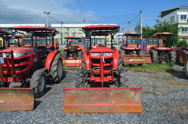 สยามอินเตอร์ เปิดประมูลรถแทรกเตอร์ยี่ห้อ YANMAR รุ่น EF393 17 ตุลานี้