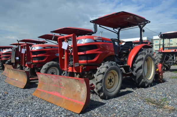 สยามอินเตอร์ เปิดประมูลรถแทรกเตอร์ยี่ห้อ YANMAR รุ่น EF393 17 ตุลานี้