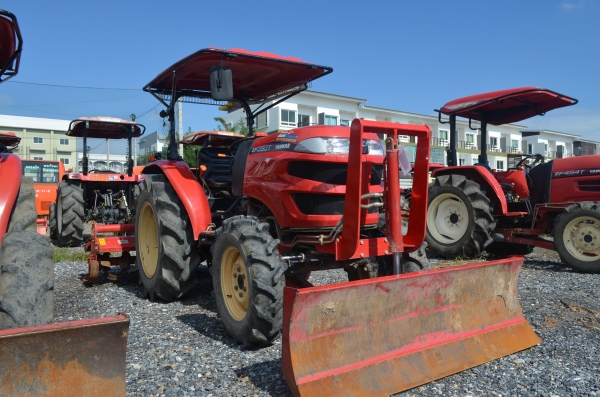 สยามอินเตอร์ เปิดประมูลรถแทรกเตอร์ยี่ห้อ YANMAR รุ่น EF393 17 ตุลานี้