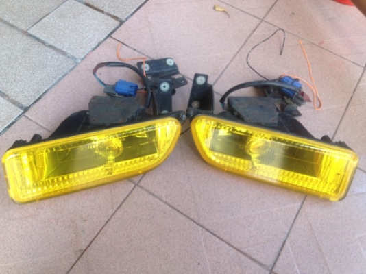 ไฟตัดหมอกเหลือง HONDA ODYSSEY ตัวเเรกตรงรุ่นครับเก่าญี่ปุ่นเเท้คู่ละ