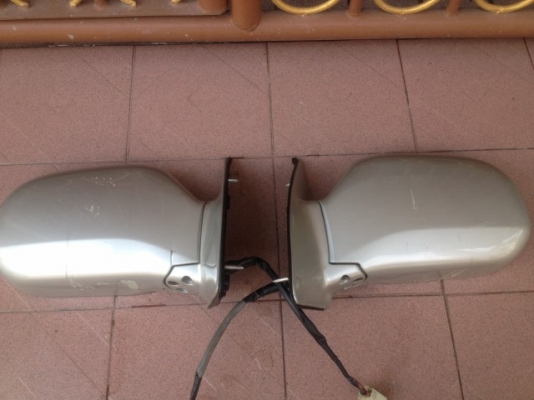 กระจกมองข้าง TOYOTA GRANVIA ของเก่าญี่ปุ่นเเท้สภาพสวยคู่ละ