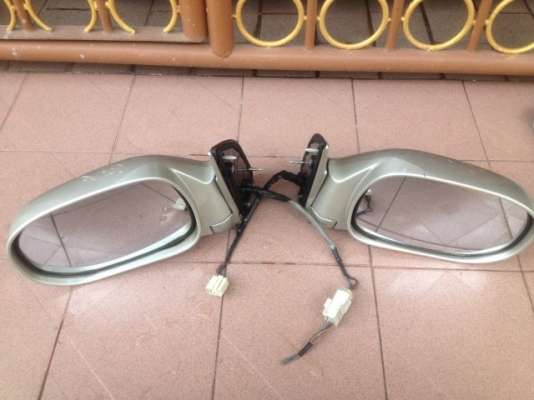 กระจกมองข้าง TOYOTA GRANVIA ของเก่าญี่ปุ่นเเท้สภาพสวยคู่ละ