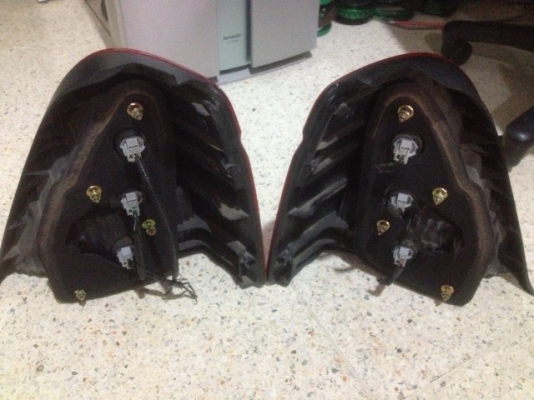 ไฟท้าย HONDA ODYSSEY RA6 ของเก่าญี่ปุ่นเเท้สภาพสวยๆใสๆคู่ละ