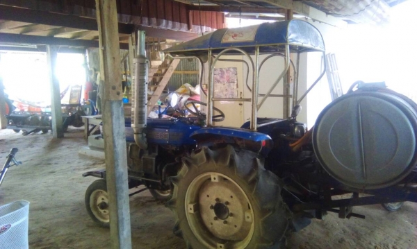 อิเซกิ ISEKI TS2205 22แรง1เพลา2WD แถมผาน5 โลตารี่  เครื่องฉีดพ่นยา