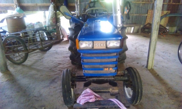 อิเซกิ ISEKI TS2205 22แรง1เพลา2WD แถมผาน5 โลตารี่  เครื่องฉีดพ่นยา