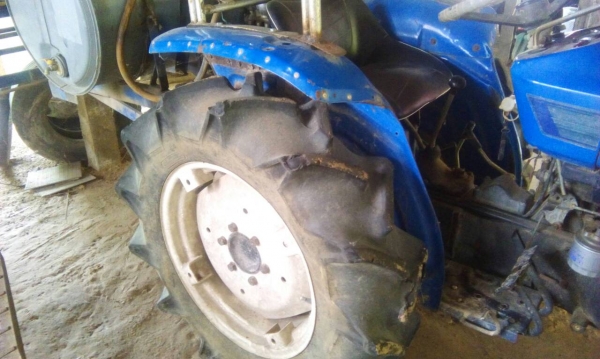 อิเซกิ ISEKI TS2205 22แรง1เพลา2WD แถมผาน5 โลตารี่  เครื่องฉีดพ่นยา