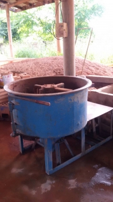 เครื่องอัดอิฐบล็อกประสาน