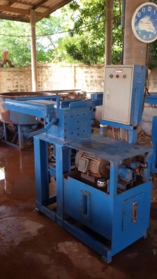 เครื่องอัดอิฐบล็อกประสาน