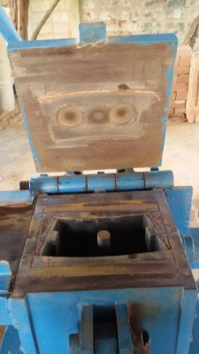 เครื่องอัดอิฐบล็อกประสาน