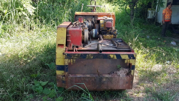 ขายรถบดสั่นสะเทือน ขนาดเล็ก KOMATSU รถใช้งานอยู่ ราคาคุยกันได้ครับ