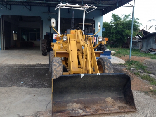 ขายรถตัก สภาพดี ใช้งานเยี่ยม