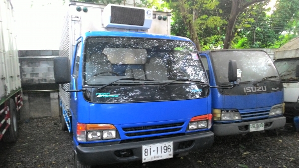 ขายรถ6ล้อ อีซูซุ NPR ตู้เย็น ยาว4.3ม. สนใจติดต่อ 089-8914921คุณตุ๊กตา