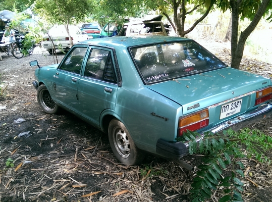 nissan sunny  ff 1.3 ปี 1988 แนวเรโทร