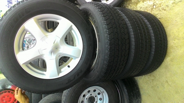 ขายแม็กออนิววีคอสขอบ17พร้อมยาง1ชุด ขายแม็กออนิววีคอสขอบ17พร้อมยาง1ชุด