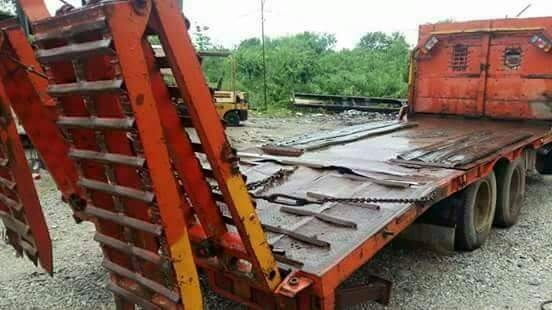 ขายเทรลเลอร์หัวยาว เครื่อง195แรง ช่วงล่างใหญ่จัมโบ้ สภาพพร้อมใช้งาน เอกสารพร้อมโอน สนใจโทร 090-8588220คุณนะ 093-3258446คุณบิว หรือเข้าดูสินค้าอื่นๆได้ที่ www.truck.in.th/498 หรือเพจFacebook ณรงค์ ซื้อขายรถมือสอง (เว็บไซต์ส่วนตัว) หรือFacebook ตลาดรถมือสอง