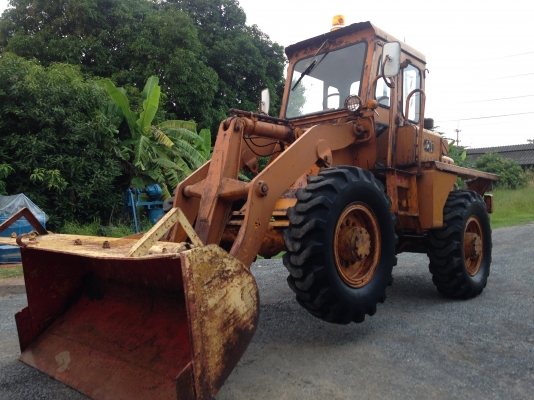 ขายรถตัก Komatsu JH30B ; รถเก่าญี่ปุ่น 100\%;  สภาพสวยพร้อมใช้งานได้ทันที สนใจติดต่อ 081-9485494