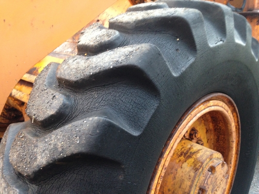 ขายรถตัก Komatsu JH30B ; รถเก่าญี่ปุ่น 100\%;  สภาพสวยพร้อมใช้งานได้ทันที สนใจติดต่อ 081-9485494