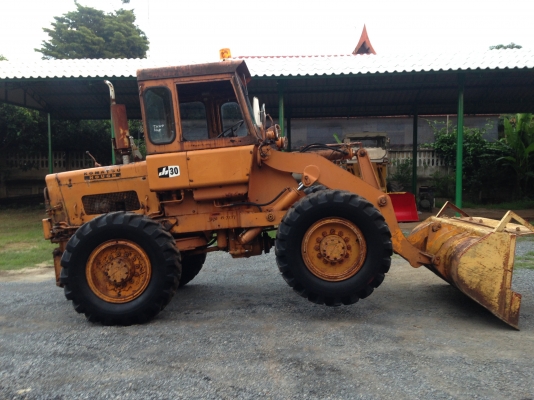 ขายรถตัก Komatsu JH30B ; รถเก่าญี่ปุ่น 100\%;  สภาพสวยพร้อมใช้งานได้ทันที สนใจติดต่อ 081-9485494