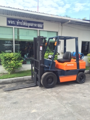 ขายรถยกโฟร์คลิฟท์ยี่ห้อTOYOTA 5FG-25  2.5 ตัน