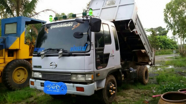ขายรถดั้มพ์ฮีโน่   เครื่อง  HO7D   195   แรง  สภาพพร้อมใช้   08-5732-4358