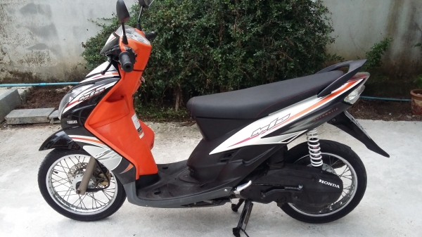 ขาย Yamaha Mio สองตา ~115 เครื่องเดิมๆ ปกติ ท่อไม่มีควันแน่นอนวิ่งน้อย สตาร์ทมือ สตาร์ทเท้าปกติ  รอบเครื่องเดินนิ่ง  เกจ์น้ำมัน เกจ์ไมขึ้นปกติ โช๊ค yssแต่ง  - ชุดสีเดิมๆ ไม่มีแตก แบตใหม่ - ทะเบียนไม่ขาดต่อ ชุดโอนสำเนาบัตรไม่หมดอายุ - รถอยุ่ ถนนสรงประภา แข