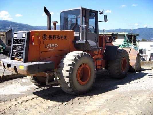 รถสวยมาอีกแล้ว Hitachi LX160-7 รุ่นนิยม เทียบเท่า 300 นำเข้าจากญี่ปุ่น 086-348-2188 พง