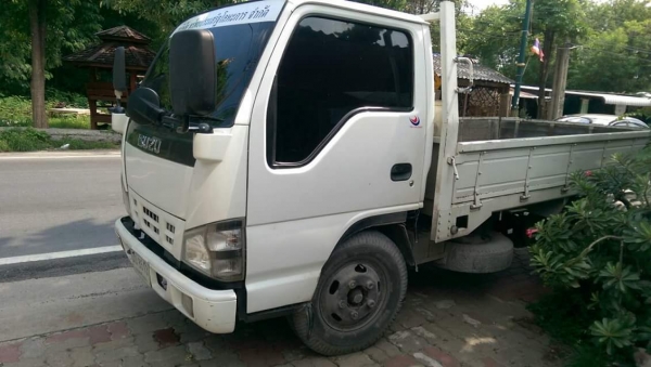 ขาย 4ล้อ ISUZU  NKR81  ไม่ติดเวลาจดทะเบียนปี 2554  เครื่อง4HL1  130 แรงม้า
