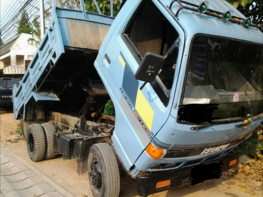 รถอีซูซุNKR 88 แรงม้า ปี 38 รถอีซูซุNKR 88 แรงม้า ปี 38