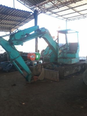 ขายรถขุด ขนาด Pc 50 ยี่ห้อ HANIX ราคา 285,000 บาท