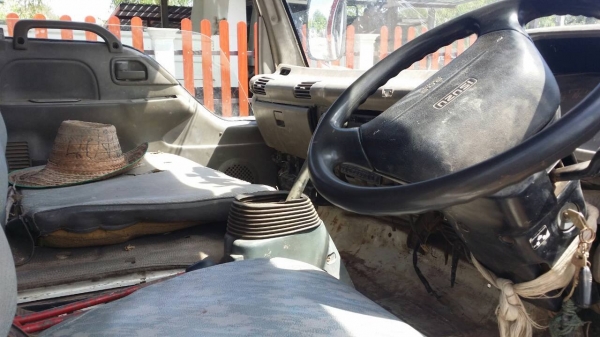 **400,000 บ.ต่อรอง///6ล้อดั้มดิน5คิว ISUZU-120 หัวการ์ตูน **ขาย ISUZU-120แรง ประกอบ 6ล้อดั้มดิน5คิว ช่วงล่างใหญ่ พร้อมลุย ISUZU FRR32G1 (คัสซีDEGA) วางเครื่อง4HF1-120แรงฝาขาว เกียร์สั้น เครื่องดี แน่น แรงดี ครับ เกียร์ดีไม่หลุด เกียร์สั้น เข้าง่าย ครับ ช่